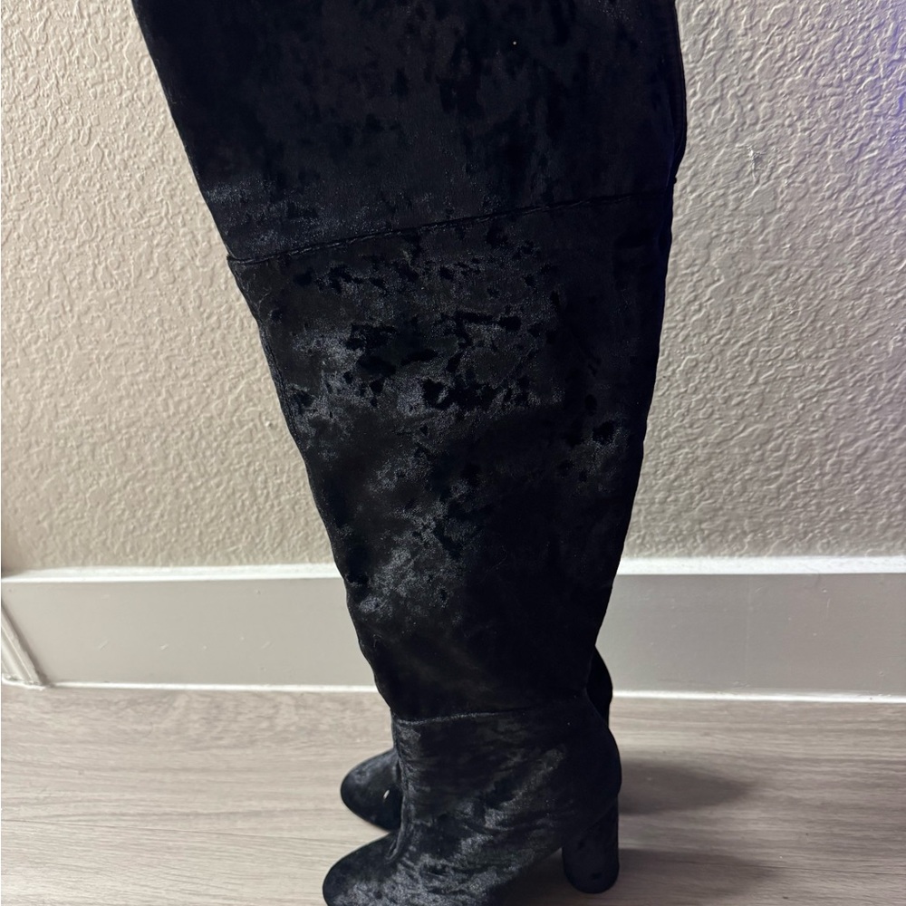 Elegant Black Women's Boots